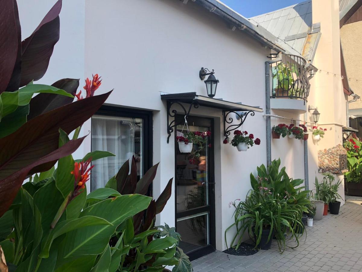 Guest House Nika - Cottages And Rooms In The Heart Of Palanga City Center エクステリア 写真