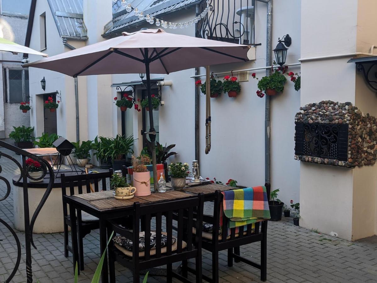 Guest House Nika - Cottages And Rooms In The Heart Of Palanga City Center エクステリア 写真