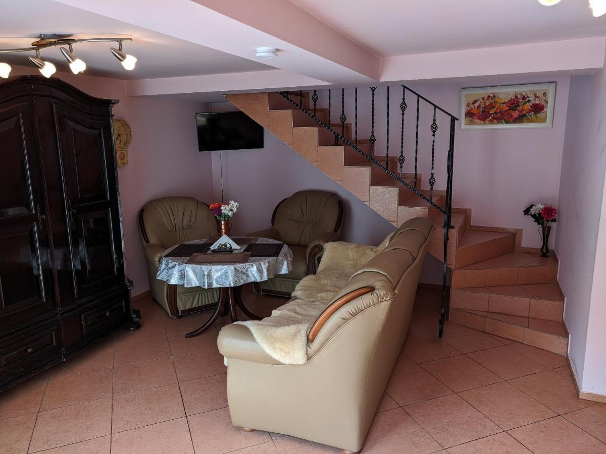 Guest House Nika - Cottages And Rooms In The Heart Of Palanga City Center エクステリア 写真