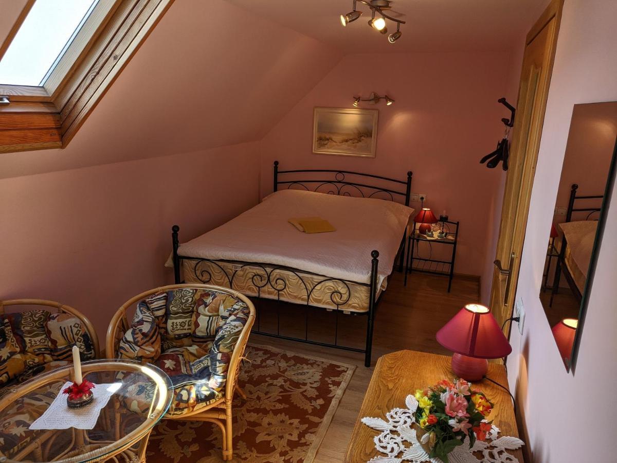 Guest House Nika - Cottages And Rooms In The Heart Of Palanga City Center エクステリア 写真