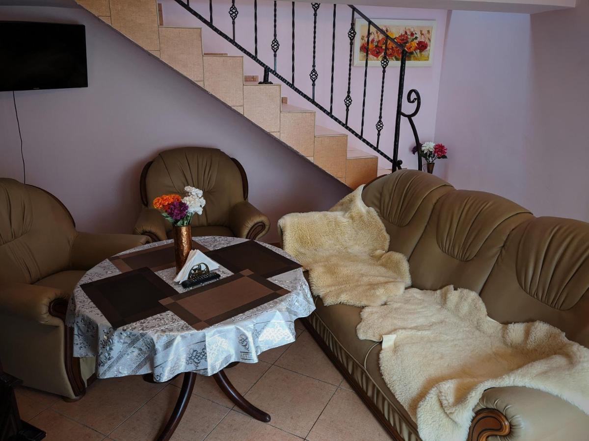 Guest House Nika - Cottages And Rooms In The Heart Of Palanga City Center エクステリア 写真