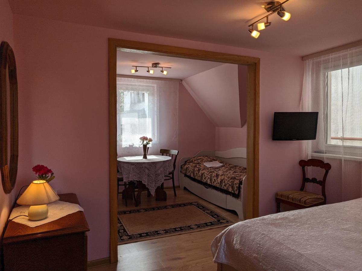 Guest House Nika - Cottages And Rooms In The Heart Of Palanga City Center エクステリア 写真